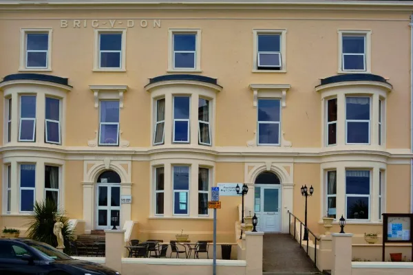 Four Saints Hotels, Λαντούντνο
