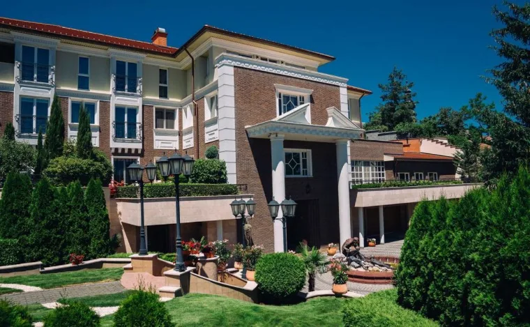 Εξωτερικός χώρος και κήπος της Villa Erla