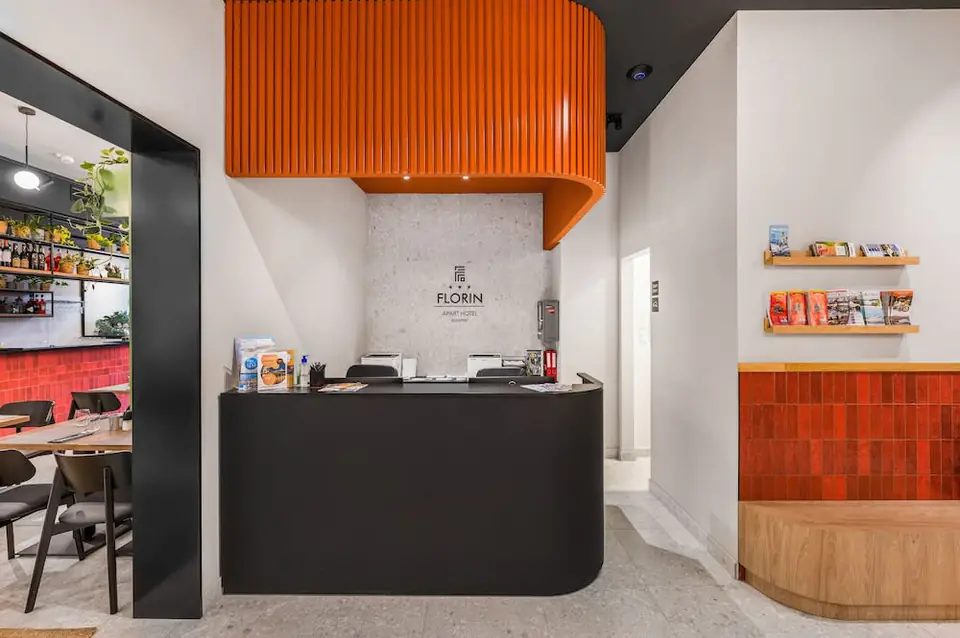 Rezeption des Florin Apart Hotel in Budapest